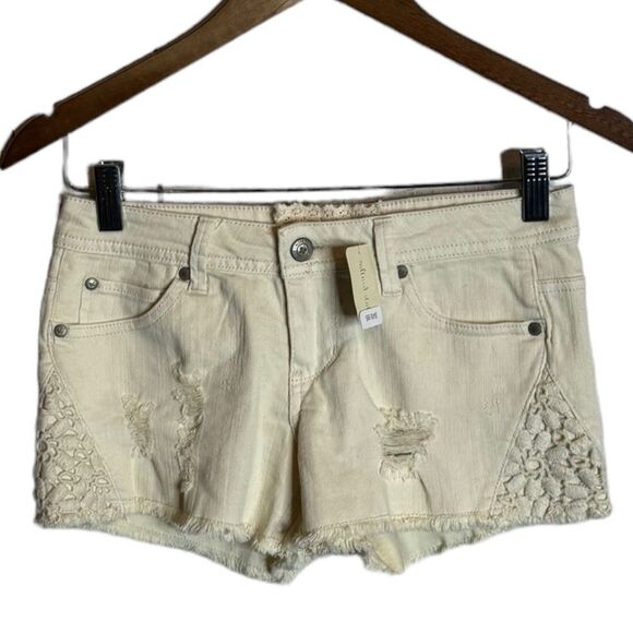 NWT Altar’d State White Shorts size 0 - Picture 1 of 5
